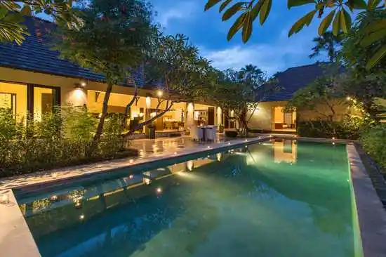 Villa seminyak dengan kolam