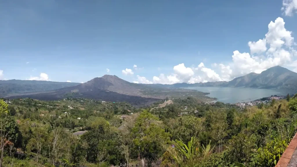 Gunung Batur Kintamani (Source: Wikimedia Commons)