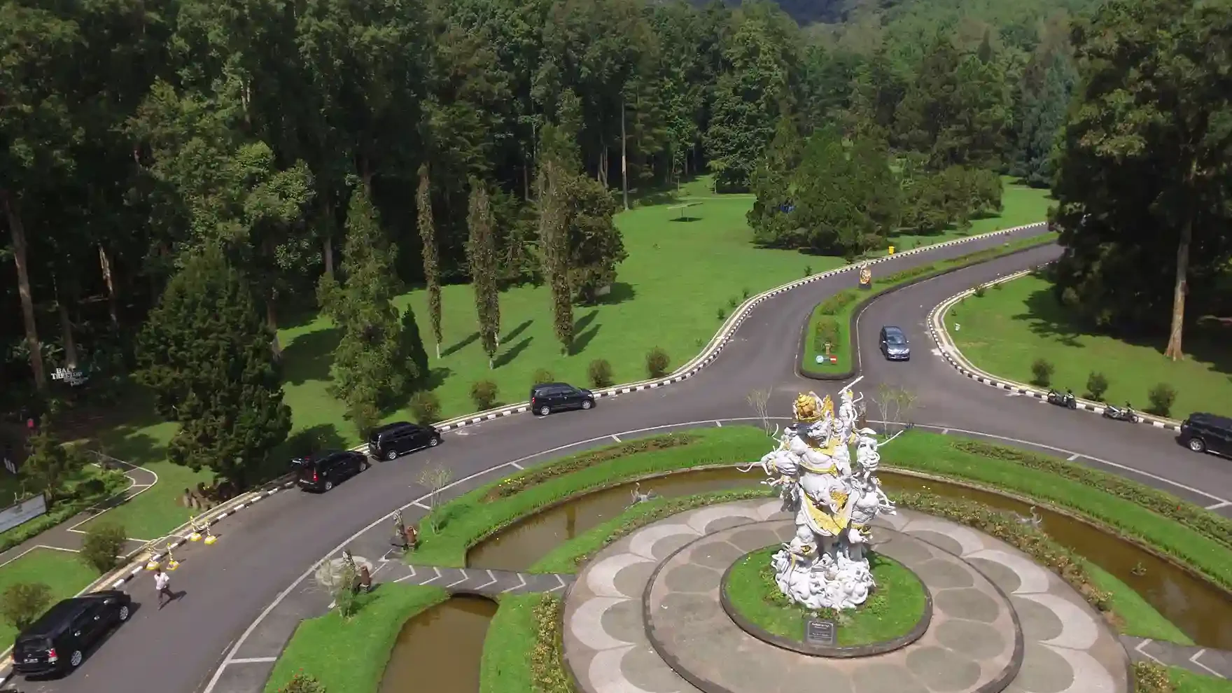 Kebun Raya Bedugul (Sumber: Wikimedia Commons)